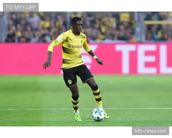 奥斯曼登贝莱这懒散赛场外一天，衣服都比我衣柜时髦十倍！